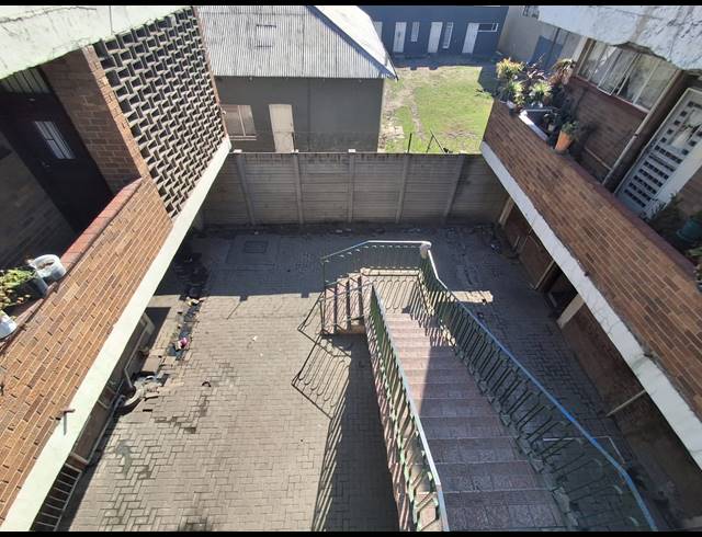 1 BEDROOM FLAT FOR SALE IN VEREENIGING CENTRAL